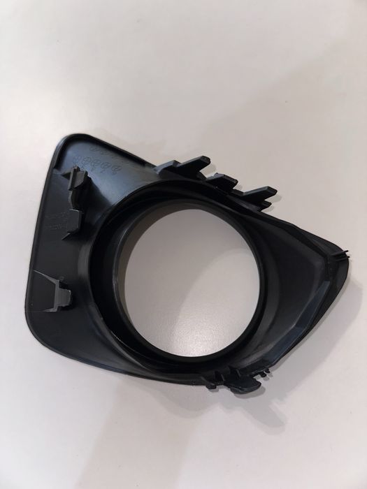 Нова Пластмаса за ляв халоген Mazda 2 2009