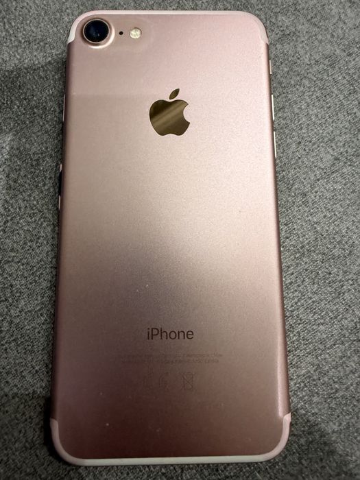 Продам iphone 7 gold