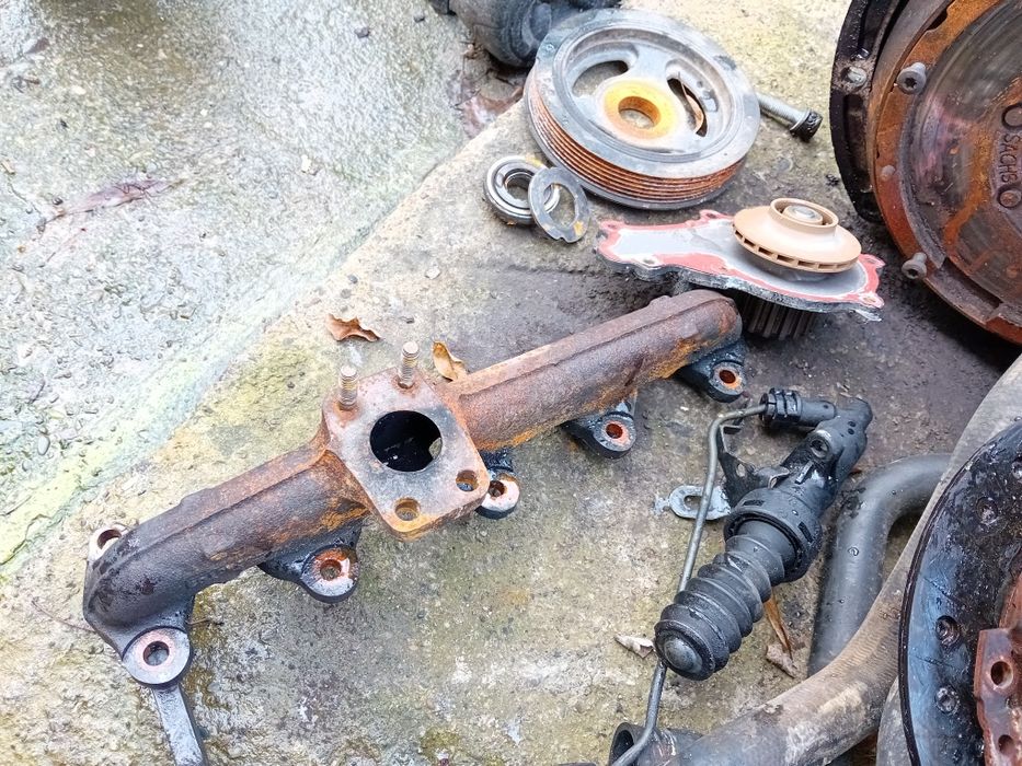 Vând piese peugeot 307 1.6hdi 109cp