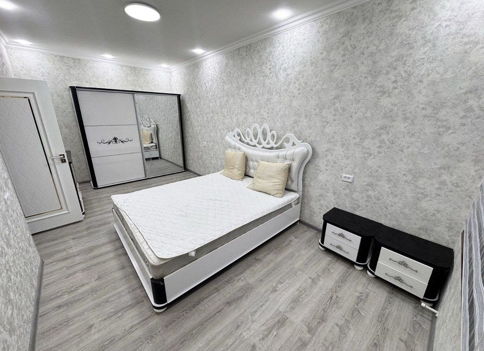 Amir Temur xiyoboni roparasida