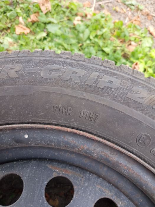 Зимни гуми Semperit и Goodyear