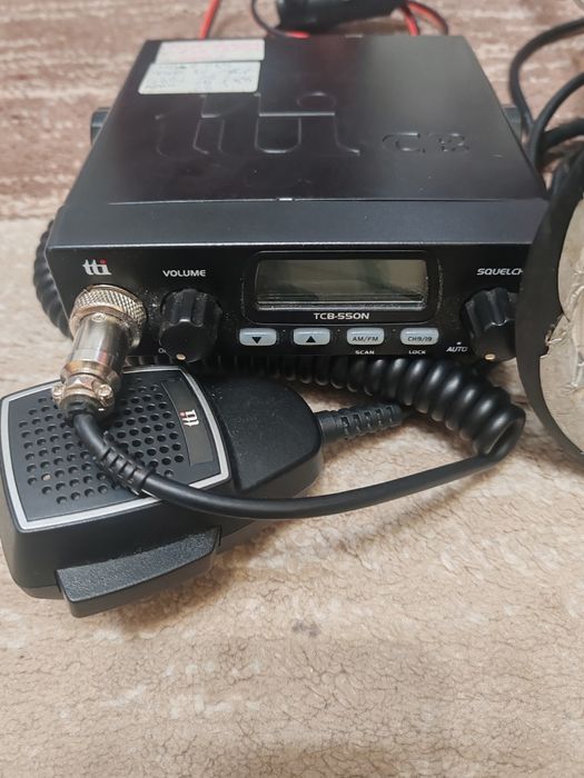 Statie cb tti cu antena .