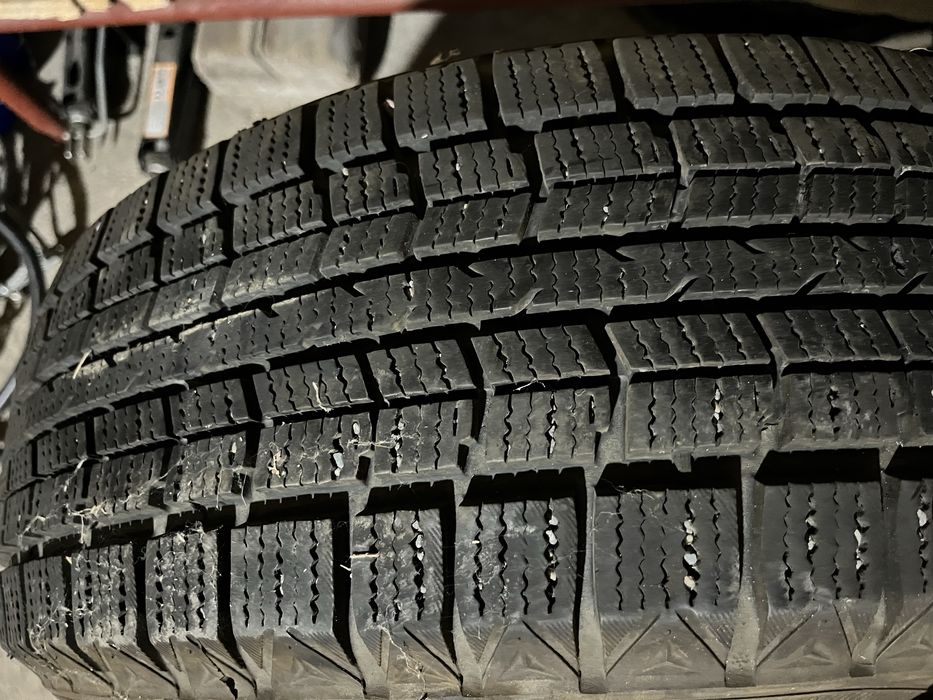Шины всесезонка . В отличном состояний