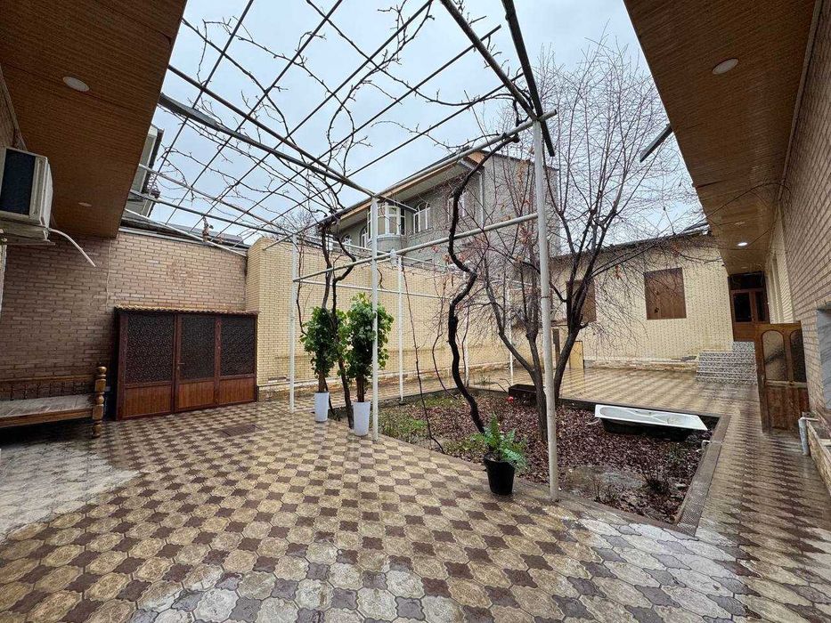 Продаётся дом в центре города с инфраструктурой и евроремонтом