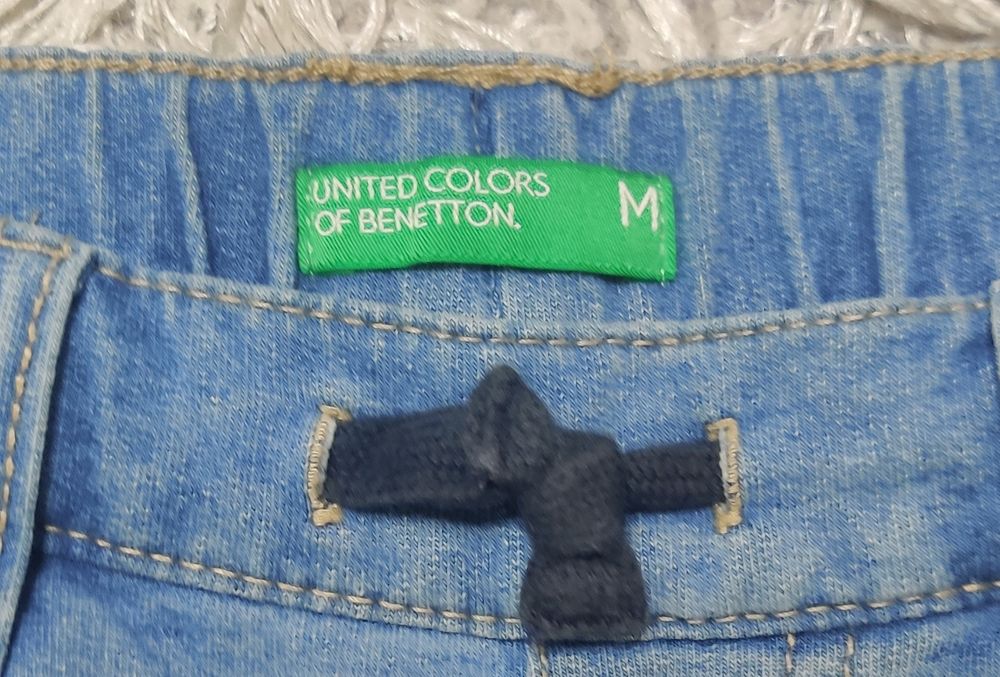 Pantaloni scurti Benetton 7-8 ani