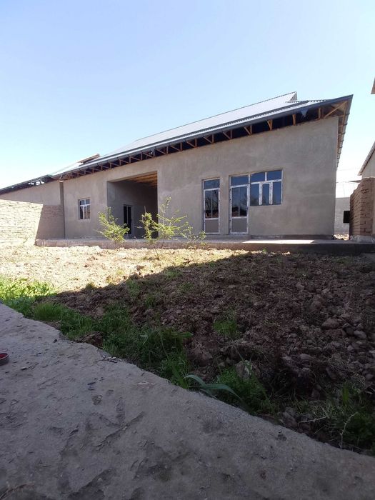 yangi qurilgan zamonaviy uy sotiladi