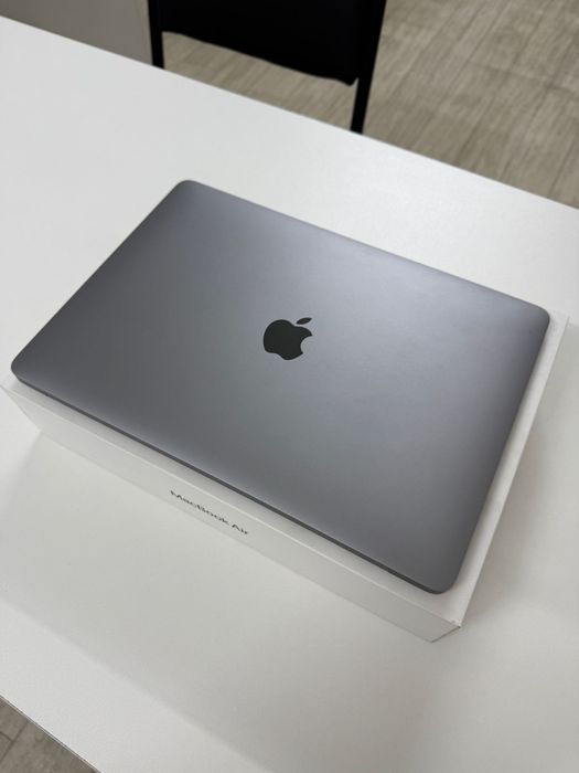 MacBook Air M1 (2020)