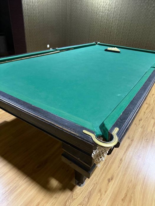 Бильярдный стол