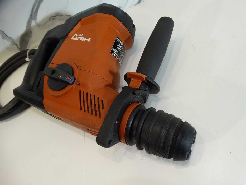 2024 - Hilti TE 30 AVR - Ударо пробивна машина