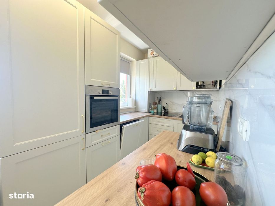 Apartament cu 3 camere de vânzare – Zona Soarelui