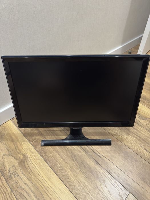 Монитор 21.5 дюйма Samsung