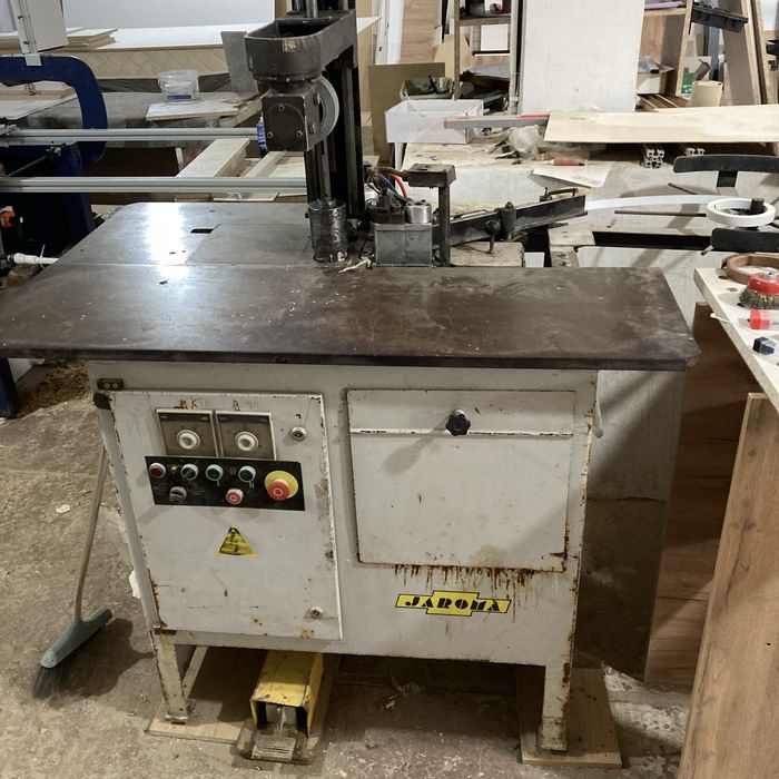 Криволенейный кромочный станок