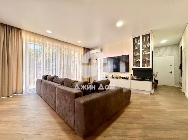 Продава се Тристаен апартамент в с. Равда, Област Бургас - 150 кв.м за 1734 €/кв.м - Снимка #3