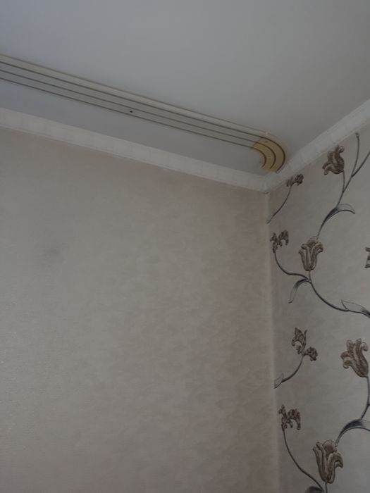 Продам потолочный карниз