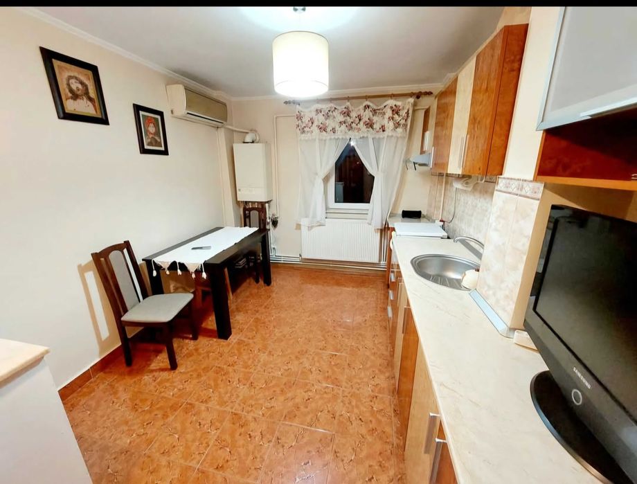 Inchiriez  apartament cu 2 camere, 48mp, et 4, aer conditionat,  cu toate utilitățile