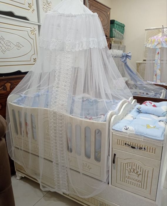 Детская кровать с шкафчиками