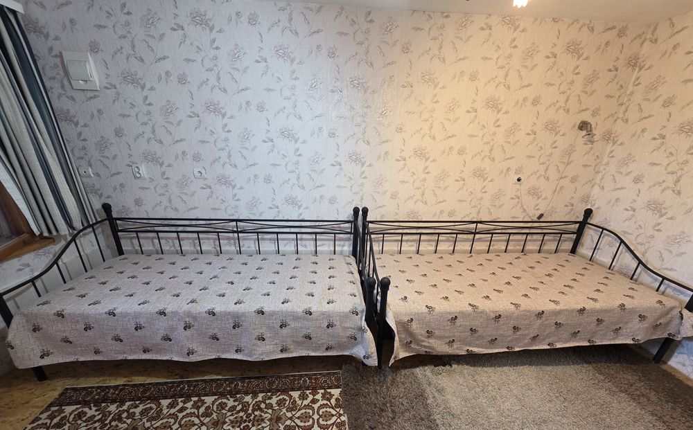 Метално легло с матрак