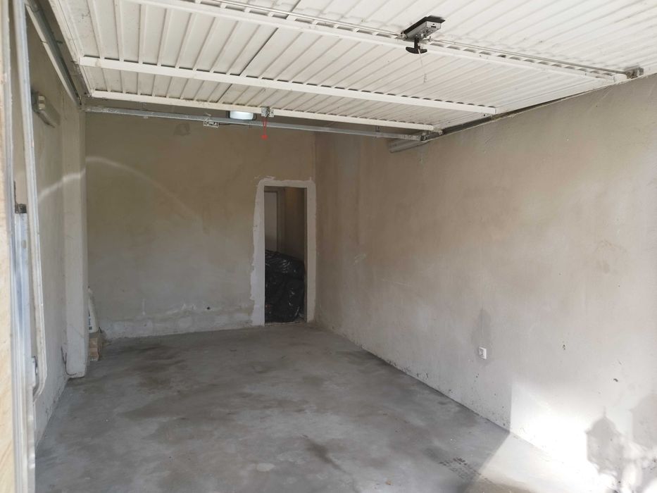 Дава се под наем Гараж / Паркомясто в София, Кръстова вада - 20 кв.м за 153 € - Снимка #2