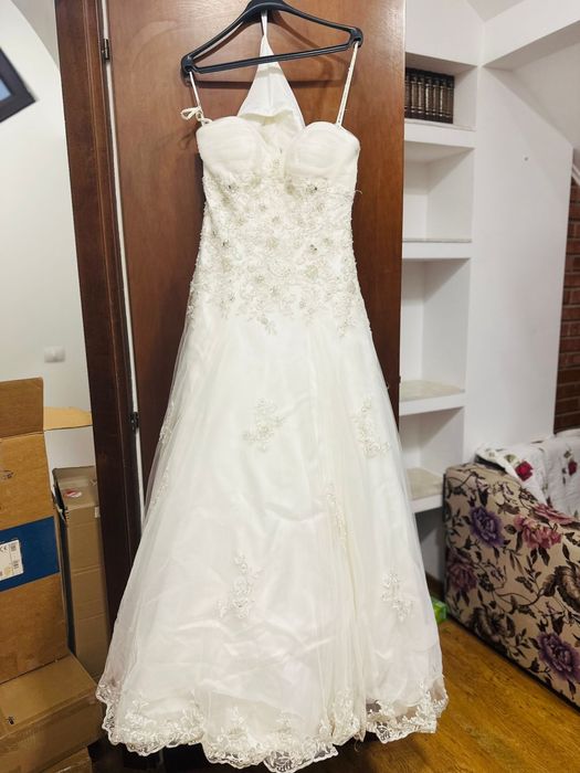 Rochie mireasa marimea M cu trena si voal