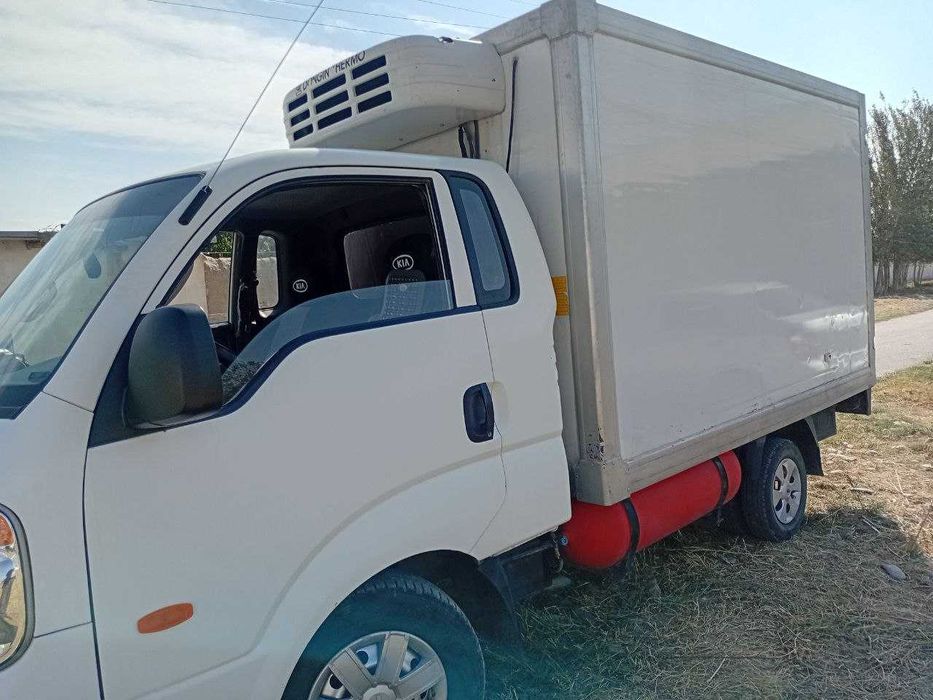 KIA  BONGO srochno  sotiladi