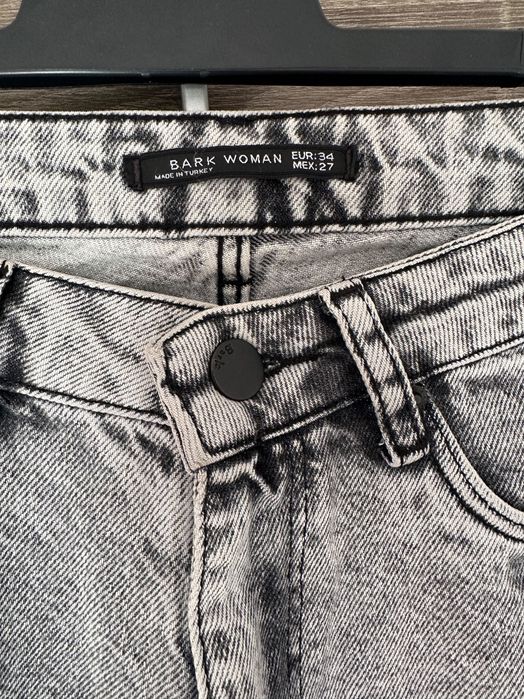 Ефектни сиви дънки р-р 34