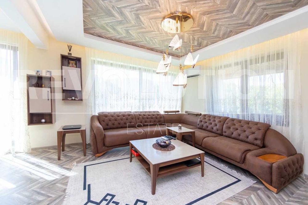 Продава се Мезонет в с. Лозен, Област София-град - 562 кв.м за 997 €/кв.м - Снимка #2