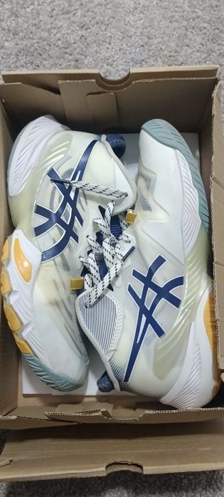 Волейболные асиксы