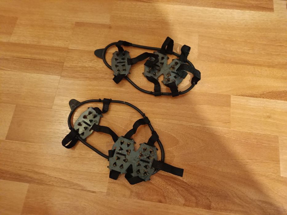 Gheruțe anti alunecare pe gheață