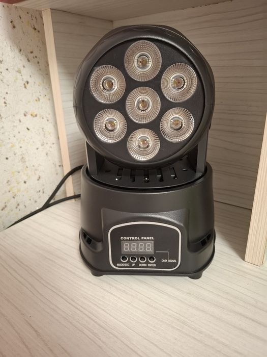 Inchiriez boxe , jbl , proiectoare de lumini !