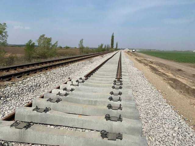Vand traverse noi și recuperate de cale ferată din beton