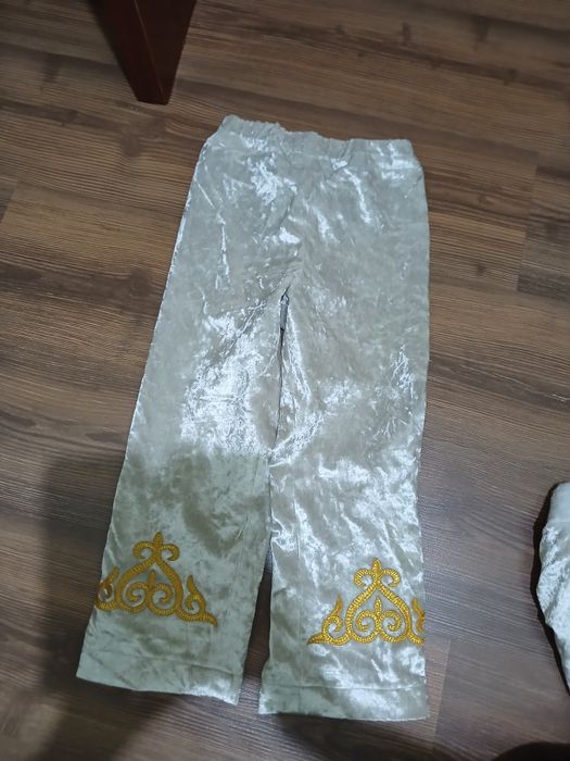 Продам казахский костюм для мальчиков