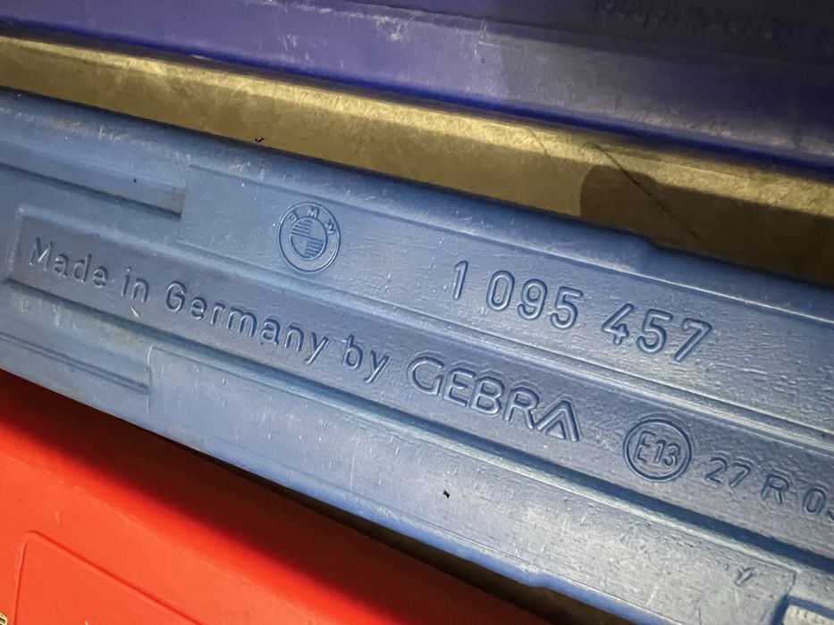 АВТО аптечки и триъгълници - AUDI , BMW , HONDA , RENAULT , SAAB