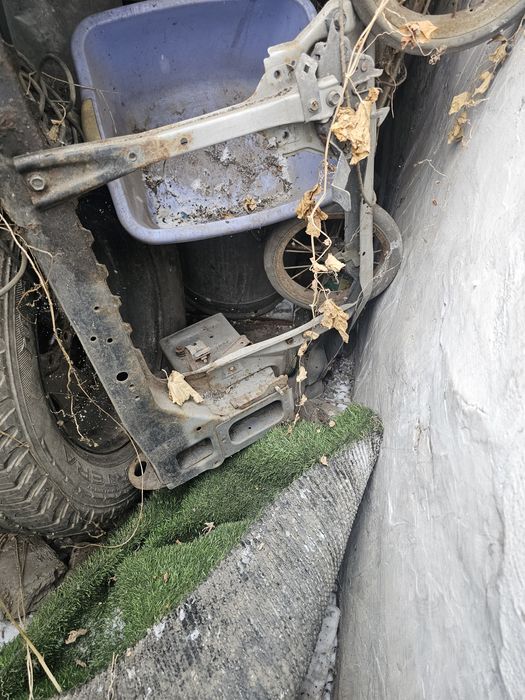 Продам Телевизор  на Нисан А 32