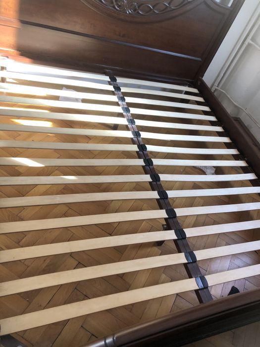 Dormitor din lemn  patul  si Dulap cu oglinzi/ pat =190 x200 cmm