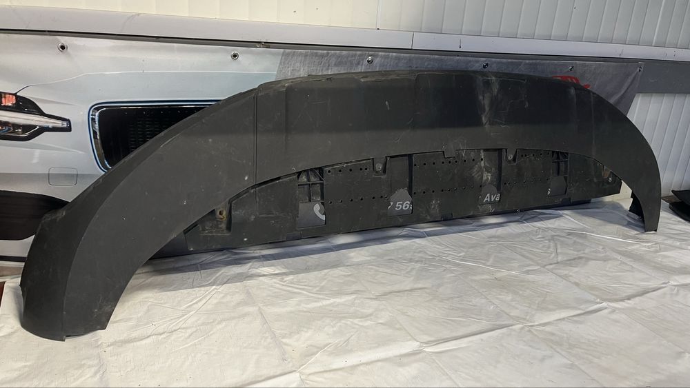 Лип и предпазител Audi Q3 (2015-2018)