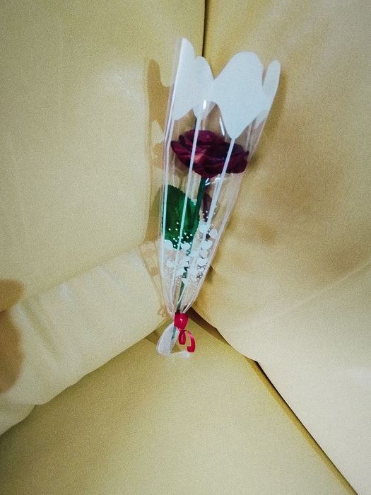 Trandafiri satin realizați manual