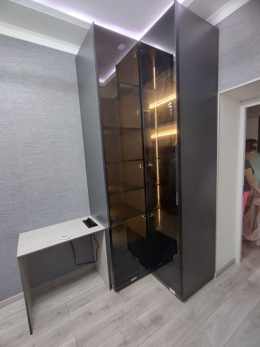 Мебель на заказ для дома для офисов и магазинов а так же для  школ