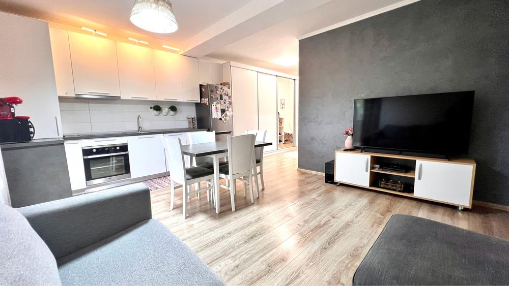 Vand apartament 3 camere Dumbravita