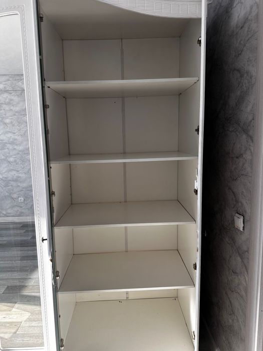 Продам шифоньер.