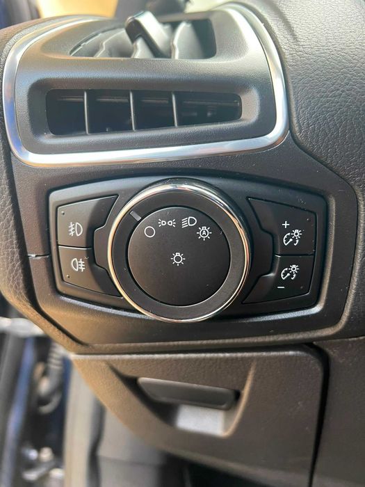 FORD Focus 2013 — imagine 5