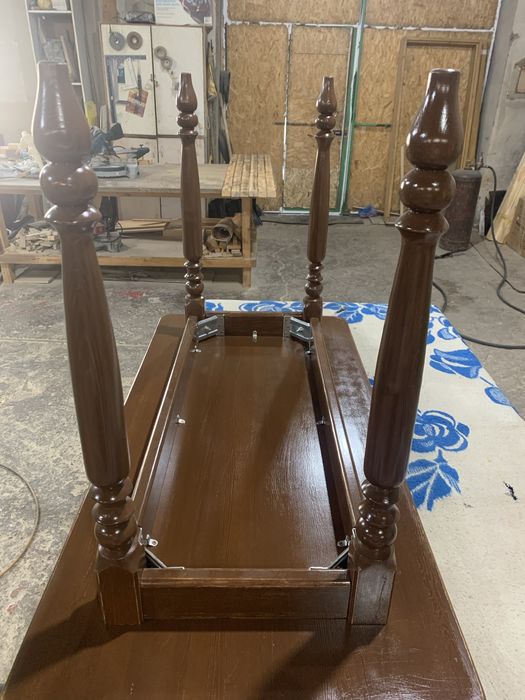 Продам стол дерево лиственица