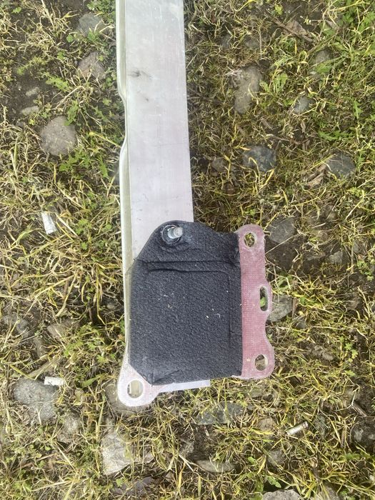 Задна греда под бронята Audi A6 C8