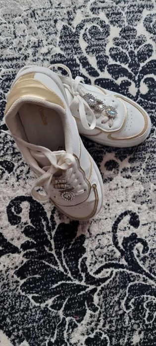 Спортни обувки за момиче