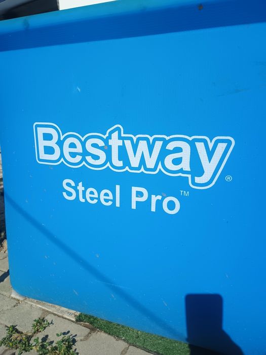 Piscină bestway cu pompă