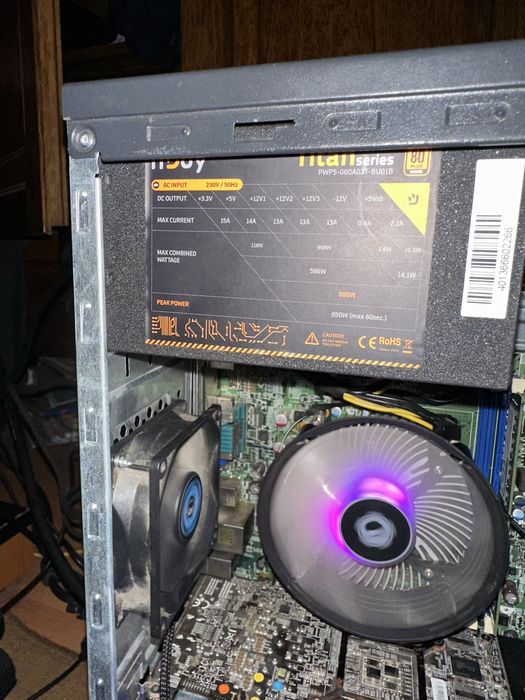 Componente pc  sursă650w placa de bază hard carcasă