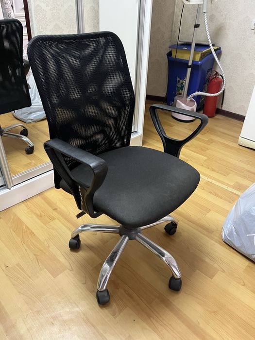 Продам офисное кресло