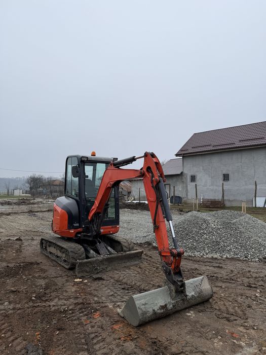 Excavator 3t de inchiriat