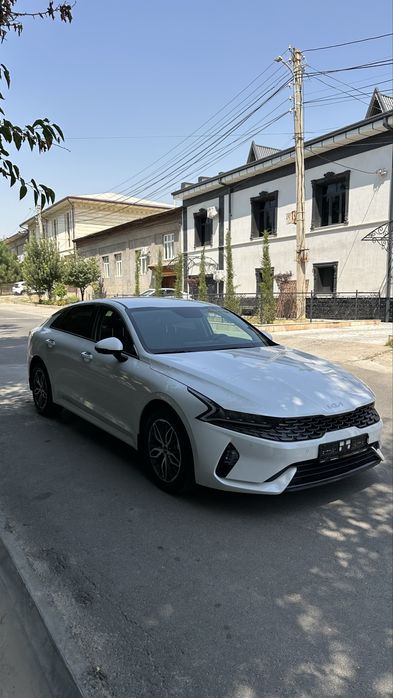 Kia k5 sotiladi