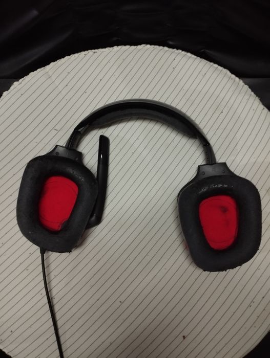 Геймърски слушалки Logitech G332