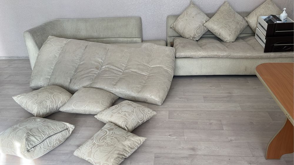 Отдам даром, диван и кровать